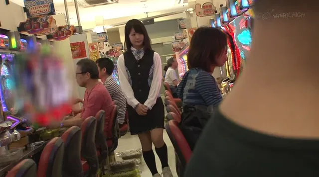 パチンコ店に居る「従業員… パチンコ店中出し痴○