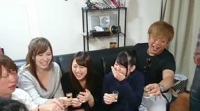 「卒業したら結婚まで考え… 乱交スマホ動画 大好きな彼女はヤリサーの姫だった！