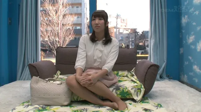 街ゆく清楚な女子大生たち… マジックミラー号 清楚な女子大生が初イキ！