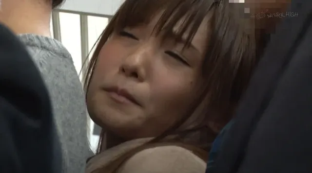 「綺麗な尻の人妻を痴○し… 孕ませバック痴○ イキ堕ちる美人妻