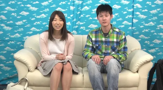 素人×ディープスロート新… 友達同士の男女がチ○ポ丸呑みディープスロート体験