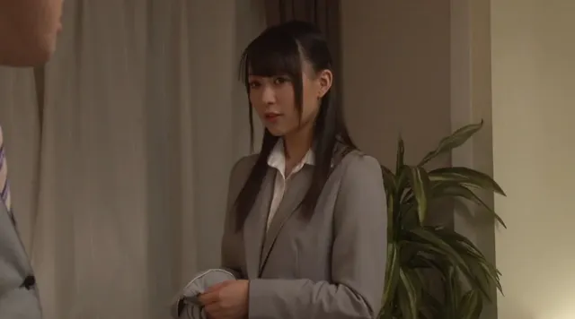 部下の女子社員との出張中… 可愛い女子社員と相部屋宿泊
