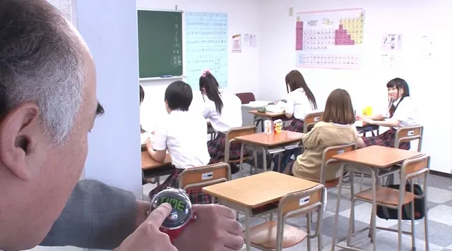 女子校の日常シーンにこだ… 真・時間が止まる腕時計8 SEXマネキンチャレンジ編