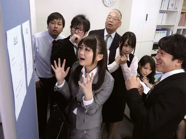 職場が変化する4月…男女… カラダの入れ替わり人事異動のある会社