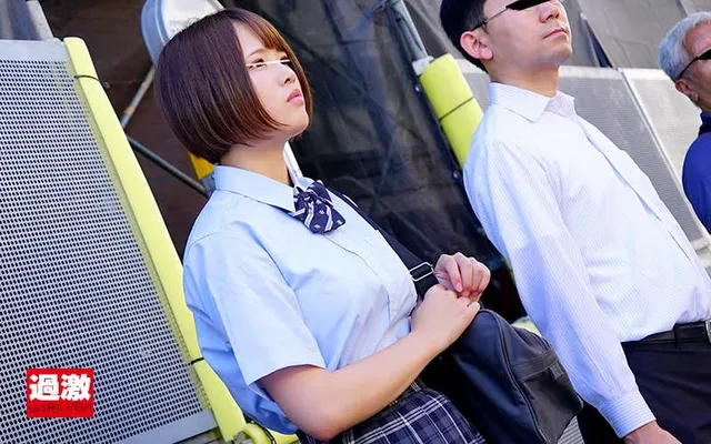シリーズ第5弾も大収穫！… 満員バスで制服越しに乳揉み痴○される巨乳女子○生5