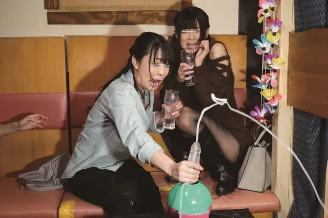 居酒屋古ちゃんのHPでP… 彼氏連れ素人娘をマシンバイブでこっそり攻めまくれ16