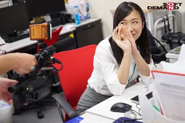 前回、隠し撮りを勝手に発… SOD女子社員 奥原莉乃 新卒娘、恥じらい本格AV出演