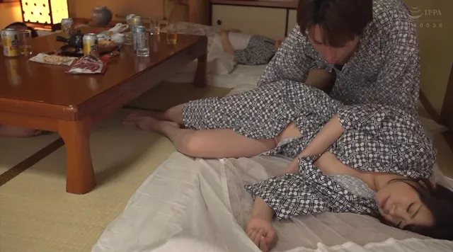 無防備ほど性欲を駆り立て… 夜○い～寝ている女に中出し～