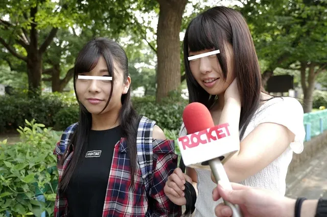 友達を先にイカセた方が賞… 友達同士の女の子が乳首こねくり回しレズ体験