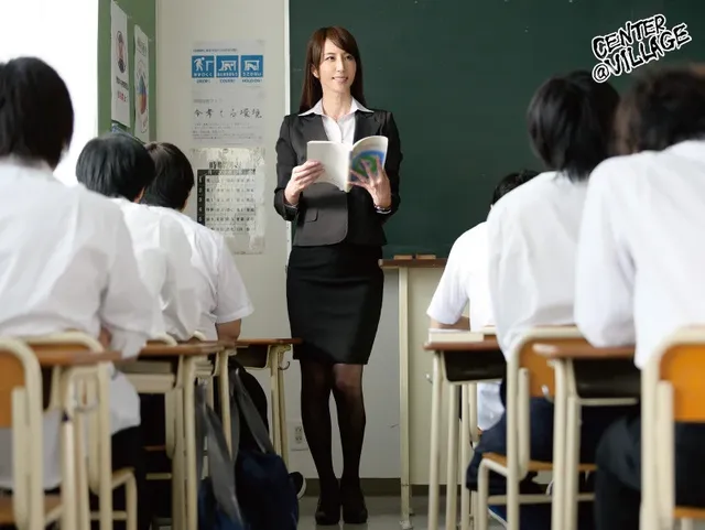 玲子（澤村レイコ）は生徒… 声が出せない絶頂授業で10倍濡れる人妻教師 澤村レイコ