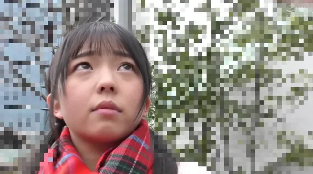 学校をサボって街を歩いて… 午前10時 学校どうしたの… りおん