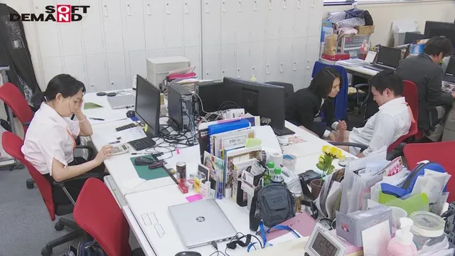 SODで働く本物人妻社員… こっそり中出しを求めて社内カップル逆NTR 綾瀬麻衣子