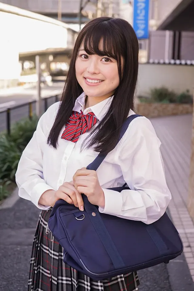 SNSで知り合ったエッチ… SNSで知り合ったエッチ大好き女子○生とオフパコ動画2