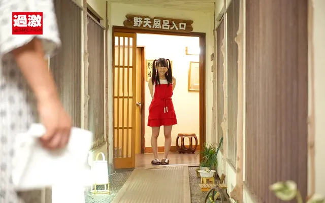 『“勃起したオジさん”と… 快楽ループ責めで…ぶしゃっと男潮！ 巨尻ちゃん
