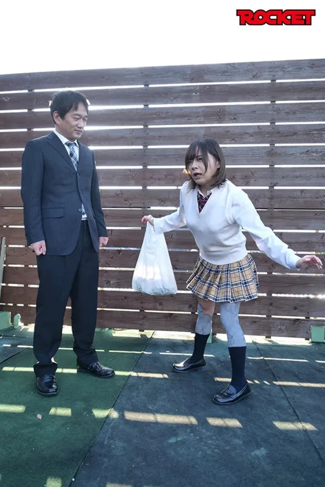 引っ越してきた迷惑母娘に… 石化家族～隣の家の迷惑母娘まとめて石化せよ～