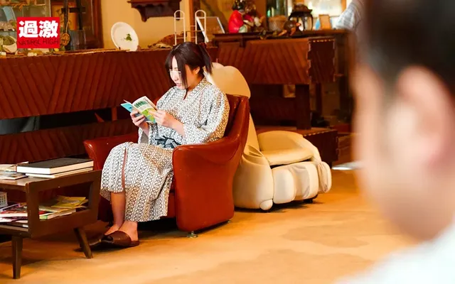 温泉旅行を満喫する女を狙… 湯しぶきが立つピストンの快感で中出しを拒めない5