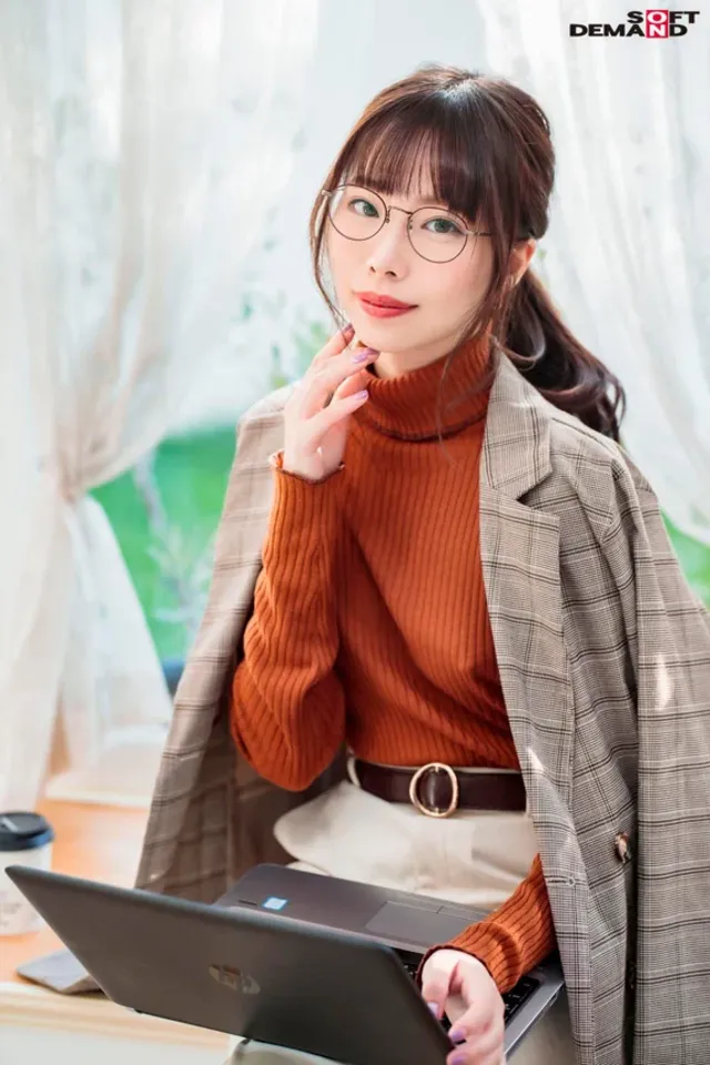 26歳現役アパレルデザイ… 現役アパレルデザイナー美波こづえ26歳 AV DEBUT