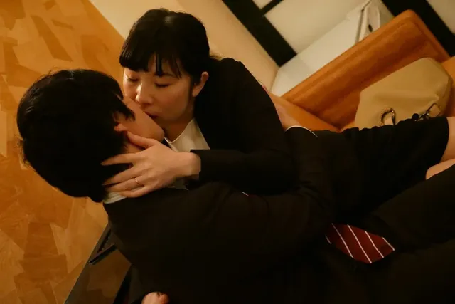 某都内のラブホテル。真っ… 人妻ラブホ○撮 撮り溜めずに即流出！！