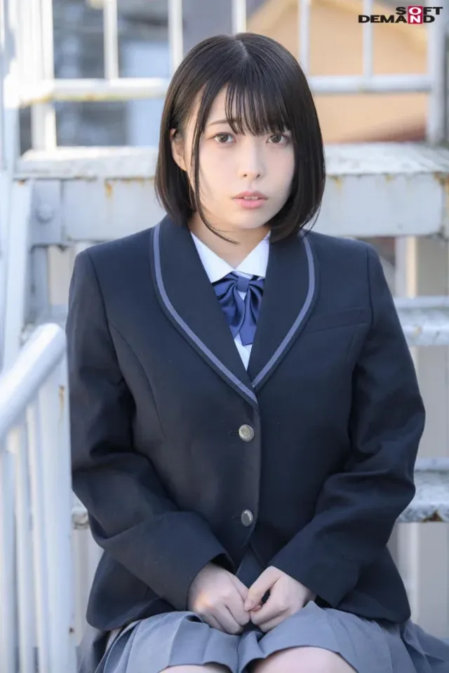 【Hカップの18歳、初中… ヤリ部屋で初中出し撮影 青春時代 大原あむ 18歳