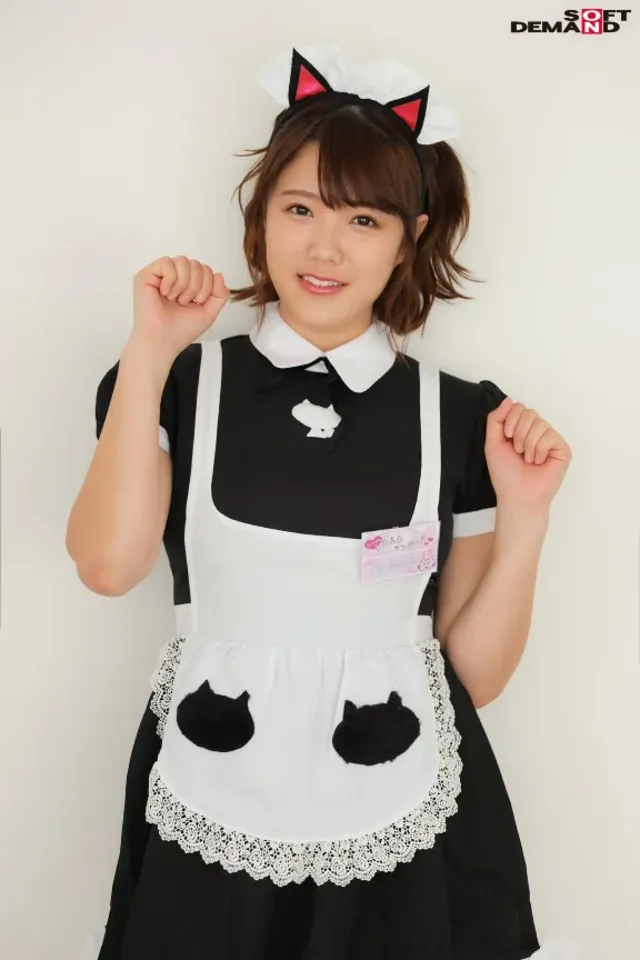 「お帰りなさいませ、ご主… 巨乳メイドの萌え水が飲める大人気の汁メイド喫茶