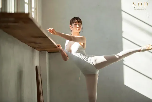 キュートさと美しさをあわ… 感動するカラダ アンナ AV DEBUT