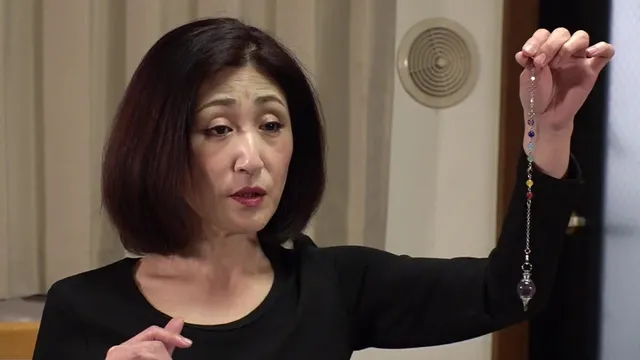 エロくて美人の五十路熟女… 黒網タイツのクソエロい五十路熟女占い師に犯されたい2
