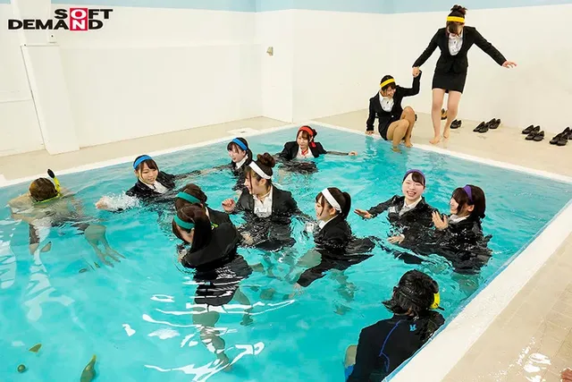 【真夏の8時間スペシャル… SOD女子社員 巨乳水泳大会2021