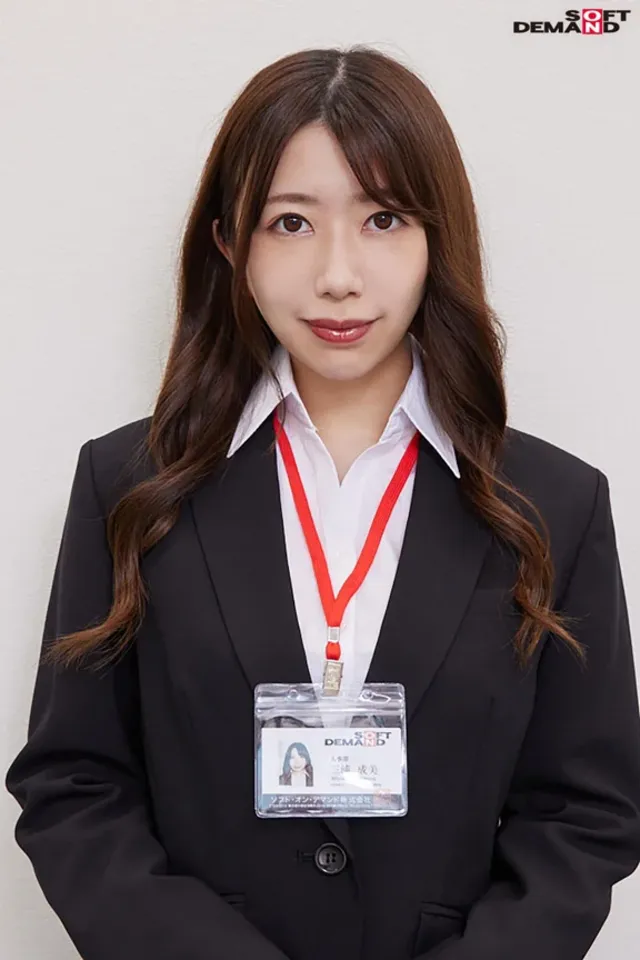 出先の女子社員を待ち伏せ… 女子社員に突撃・野球拳！人事部三浦成美