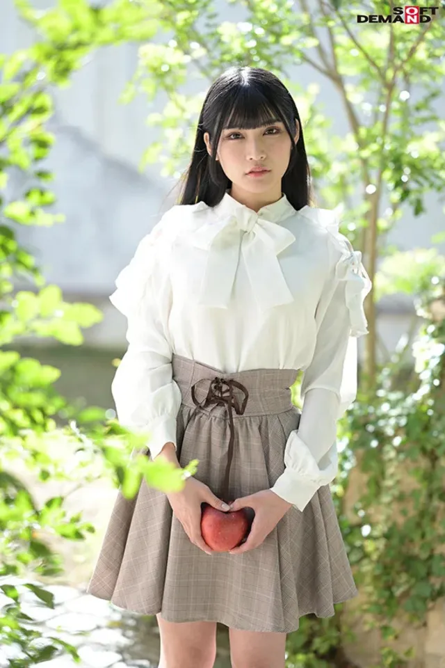 誰もが萌える激甘な可愛い… 上京してきたヲタク美少女 AV debut 胡桃さくら 19歳