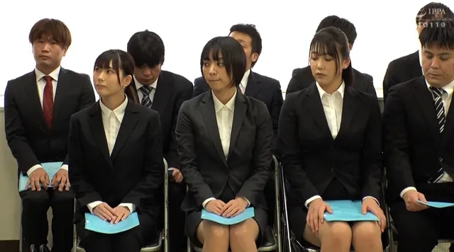 コロナ渦で就職が厳しい飲… 羞恥！男性新入社員に視姦されながらデカ尻測定