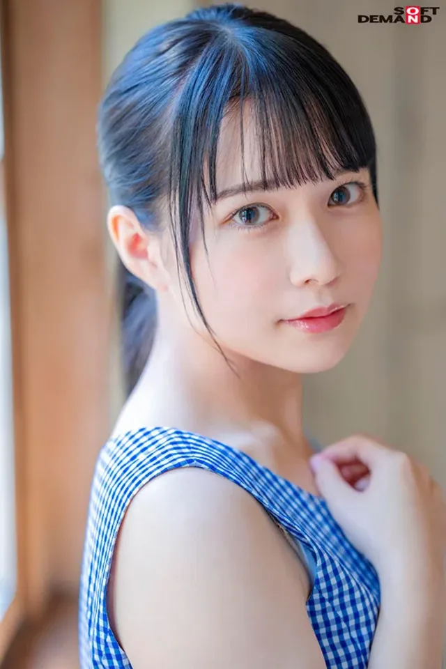 白い素肌、大きな瞳に人懐… 清楚な見た目に騙されるな！ 円井萌華 AV DEBUT