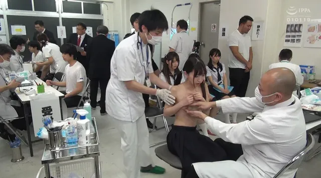 Aカップロ○女子からJカ… 羞恥！衆人が見守る中で乳房検診69人作品集！