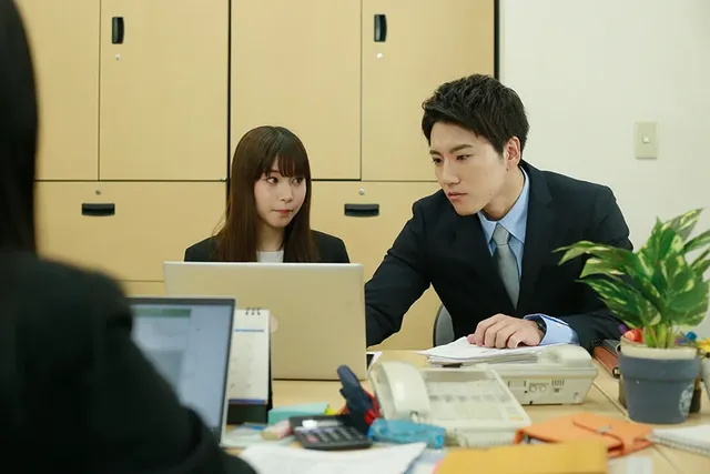 入社したてで半人前の吹石… 失敗は恋のもと