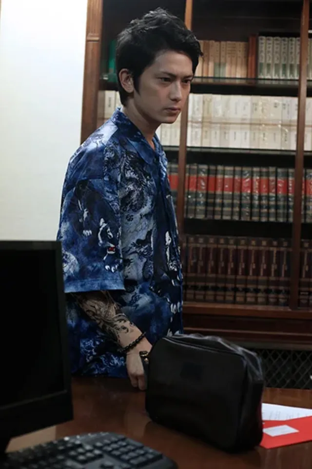 親の顔も知らず、絹川会の… 哀しみの獣