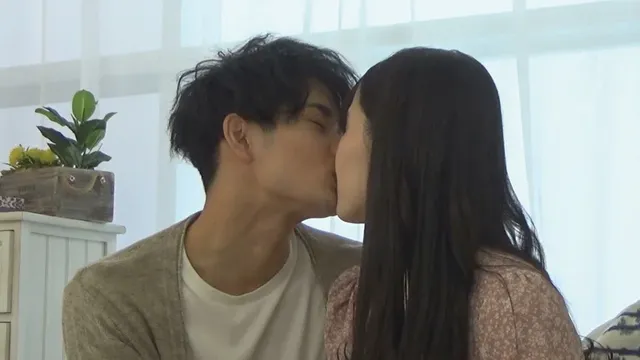 照れながらもトークを進め… ハグ大好きなふたりの密着ラブラブえっち 千歳小梅