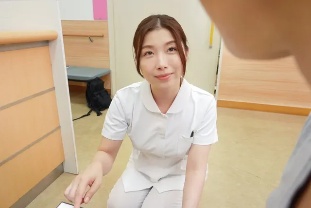 真面目そうな雰囲気で、お… 採精室でイケメン患者と2人きり！6 加藤さん