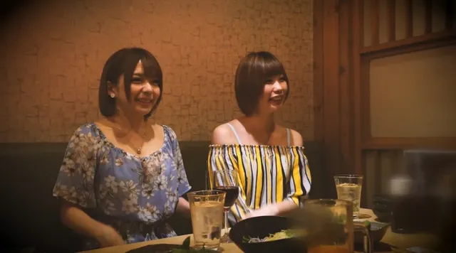 居酒屋で相席したギャル2… 頼めば、ヤラせてくれそうな女を自宅連れ込み！
