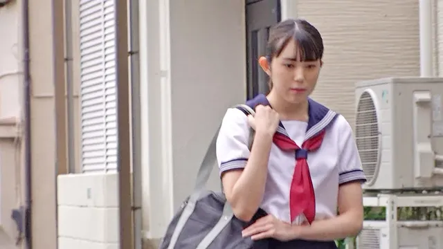 女子○生にチンポが大きす… 女子●生に18cmメガチ○ポを素股 くるみ