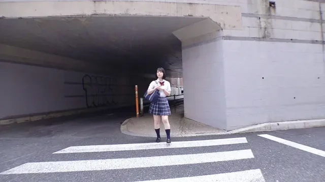 女子○生にチンポが大きす… 女子●生に18cmメガチ○ポを素股 かえで