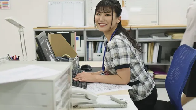 同じ会社の経理部のセフレ… 【職場でヤレる女】 経理部 ののか 23歳
