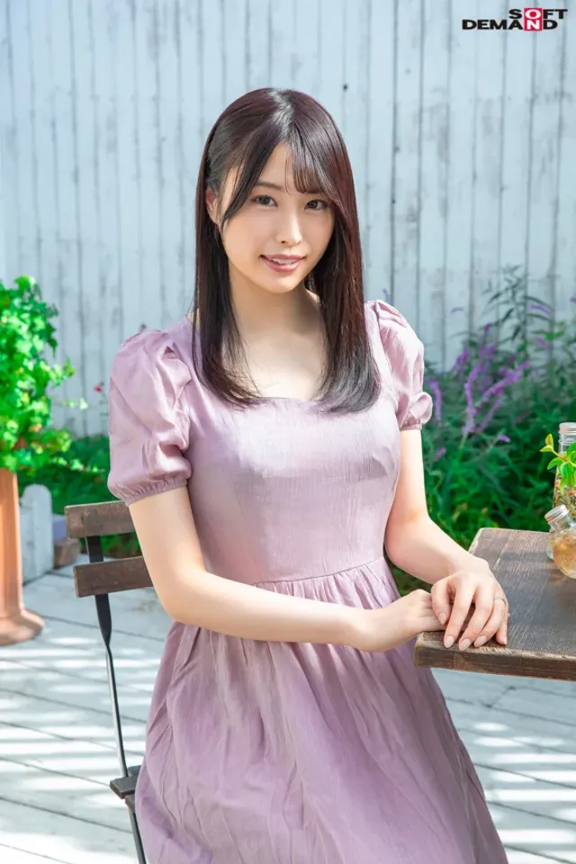 普段は生徒に人気の保健の… 桂木春香 32歳 AV DEBUT
