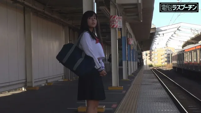 やっぱり1番興奮するのは… 満員電車で羽交い絞めにされ乳首を○制開発 夕美しおん