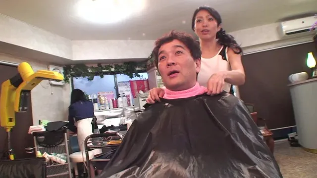 街の美容室だからなぜか気… さり気ない素振りがやけにソソる美容室のおばちゃんSP