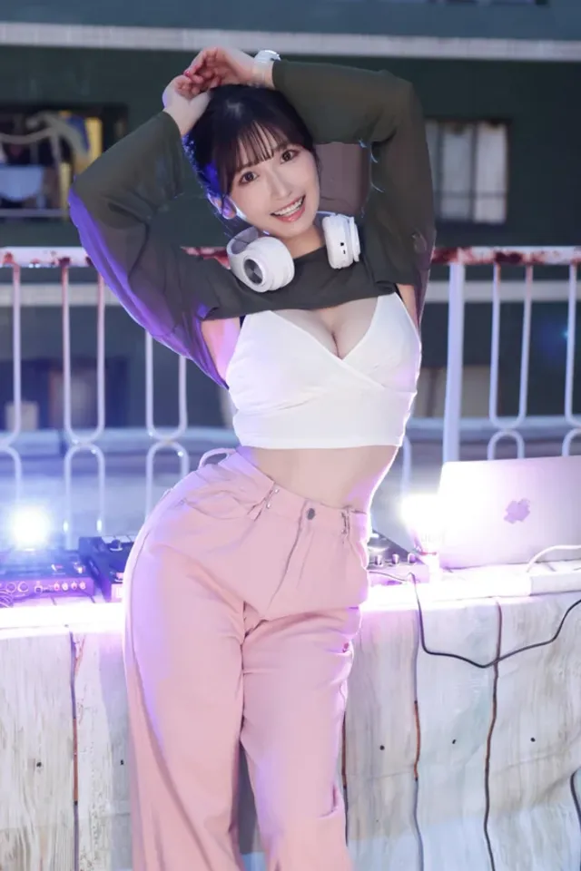 ストリート系ファッション… わいせつ行為対策護身術 巨乳DJwaka（24）