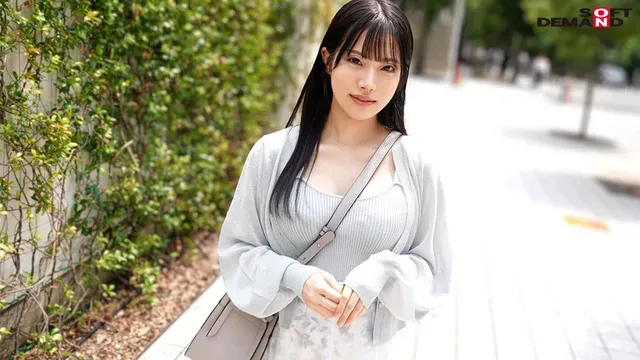 2年目看護師のめいちゃん… 【初撮り】現役2年目看護師がAV 撮影 めい 21歳
