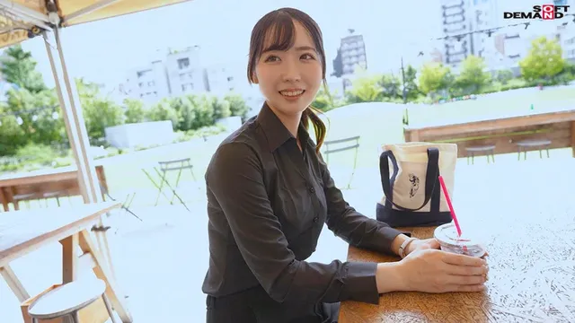 『カフェに務めるオシャレ… 【初撮り】AV志願のカフェ店員 れいみちゃん 25歳