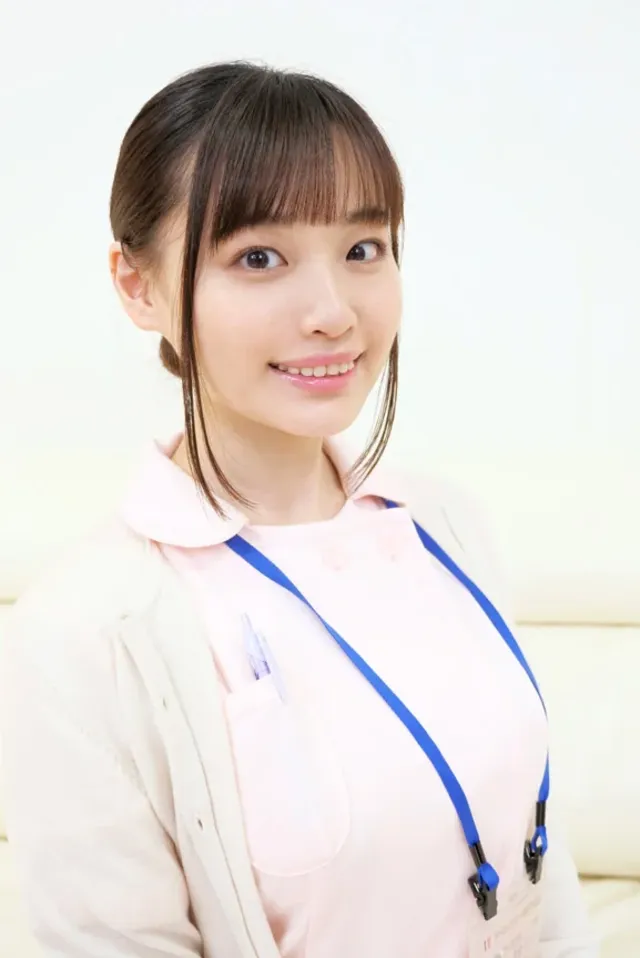 街ゆく白衣の現役ナースを… 完全顔出し現役ナースをガチナンパ！ 花音うららさん