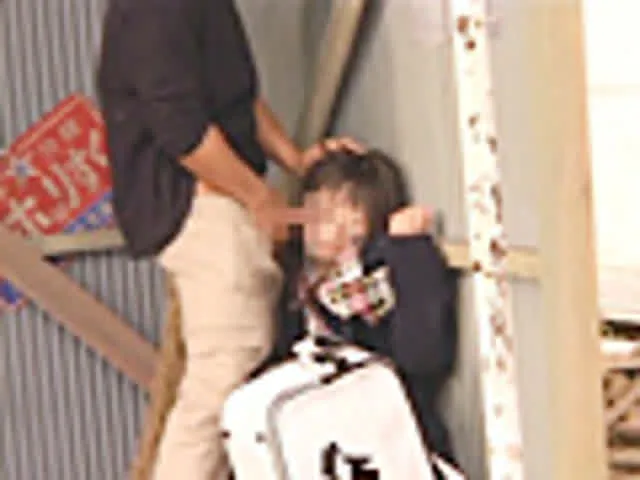 田舎で見かける赤いほっぺ… 田舎娘の柔らか赤ほっぺに擦りつけ顔射