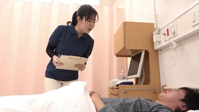 頻尿、尿もれがひどく理学… おっぱいを押しつけてくるので勃起が止まらない4時間SP
