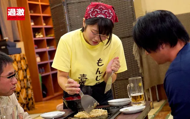もんじゃ焼き屋でバイトす… 顔を紅潮させながら感じまくる娘15 もんじゃ屋の元気娘